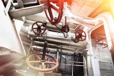 donanımları, kablolar ve borular modern Endüstr içinde bulunan