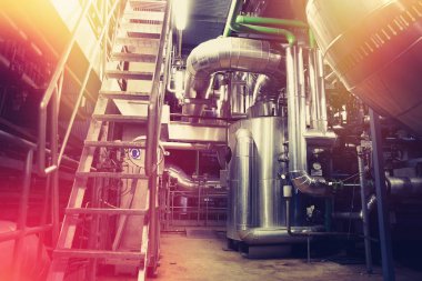 donanımları, kablolar ve borular modern Endüstr içinde bulunan