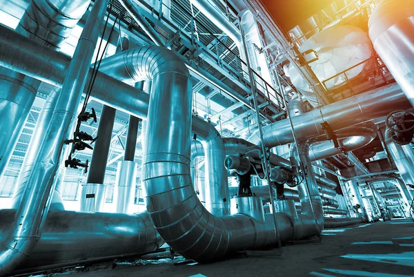 Equipment, cables and piping as found inside of a modern industrial power plant — Stock Photo, Image