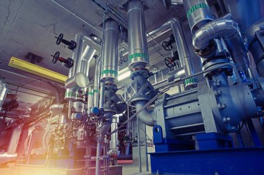 donanımları, kablolar ve borular modern Endüstr içinde bulunan