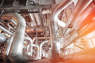 donanımları, kablolar ve borular modern Endüstr içinde bulunan