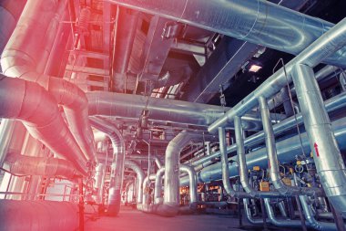 donanımları, kablolar ve borular modern Endüstr içinde bulunan