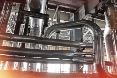 donanımları, kablolar ve borular modern Endüstr içinde bulunan