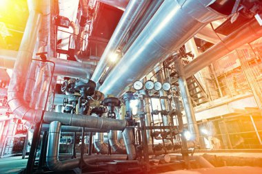 donanımları, kablolar ve borular modern Endüstr içinde bulunan