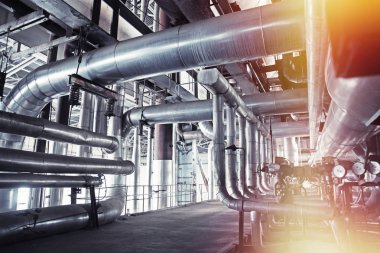 donanımları, kablolar ve borular modern Endüstr içinde bulunan