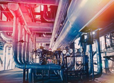 donanımları, kablolar ve borular modern Endüstr içinde bulunan