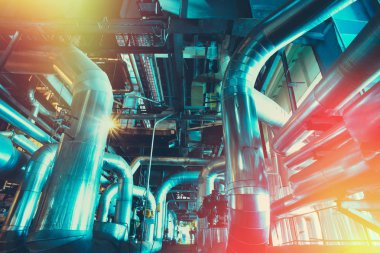 donanımları, kablolar ve borular modern Endüstr içinde bulunan