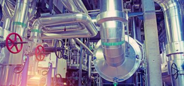 donanımları, kablolar ve borular modern Endüstr içinde bulunan