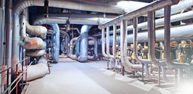 donanımları, kablolar ve borular modern Endüstr içinde bulunan