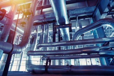 donanımları, kablolar ve borular modern Endüstr içinde bulunan