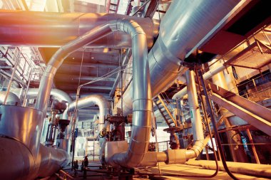 donanımları, kablolar ve borular modern Endüstr içinde bulunan