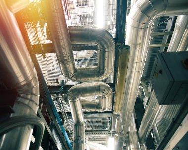 donanımları, kablolar ve borular modern Endüstr içinde bulunan