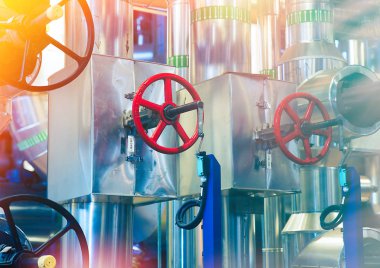 donanımları, kablolar ve borular modern Endüstr içinde bulunan