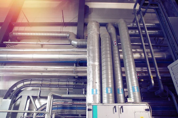 Tuyaux de ventilation et conduits de climatisation industrielle — Photo