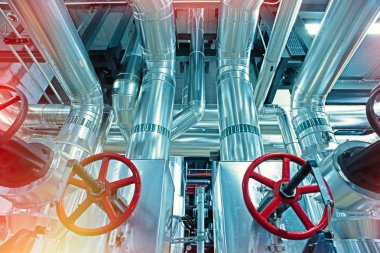 donanımları, kablolar ve borular modern Endüstr içinde bulunan