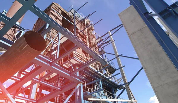 Kranen en balken bij de bouw van een industriële fabriek — Stockfoto