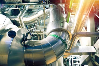 donanımları, kablolar ve borular modern Endüstr içinde bulunan