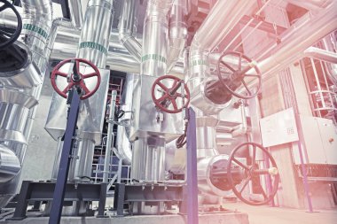 donanımları, kablolar ve borular modern Endüstr içinde bulunan