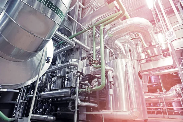 donanımları, kablolar ve borular modern Endüstr içinde bulunan