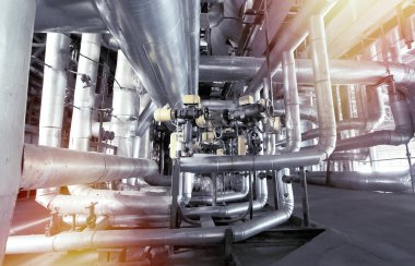 donanımları, kablolar ve borular modern Endüstr içinde bulunan