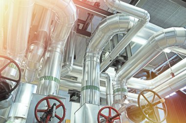 donanımları, kablolar ve borular modern Endüstr içinde bulunan