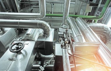 donanımları, kablolar ve borular modern Endüstr içinde bulunan