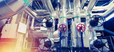 donanımları, kablolar ve borular modern Endüstr içinde bulunan