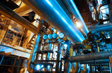 donanımları, kablolar ve borular modern Endüstr içinde bulunan