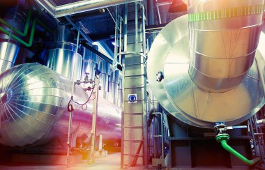 donanımları, kablolar ve borular modern Endüstr içinde bulunan