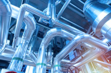 donanımları, kablolar ve borular modern Endüstr içinde bulunan