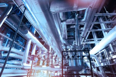 donanımları, kablolar ve borular modern Endüstr içinde bulunan