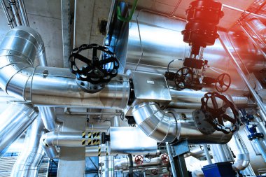 donanımları, kablolar ve borular modern Endüstr içinde bulunan