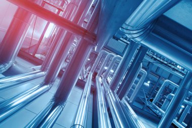 donanımları, kablolar ve borular modern Endüstr içinde bulunan