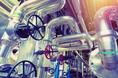 donanımları, kablolar ve borular modern Endüstr içinde bulunan