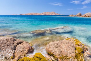Isola Rossa (Red Island) bakan çok güzel bir köydür 