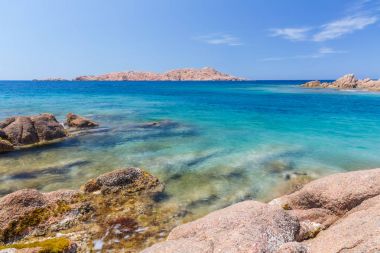 Isola Rossa (Red Island) bakan çok güzel bir köydür 