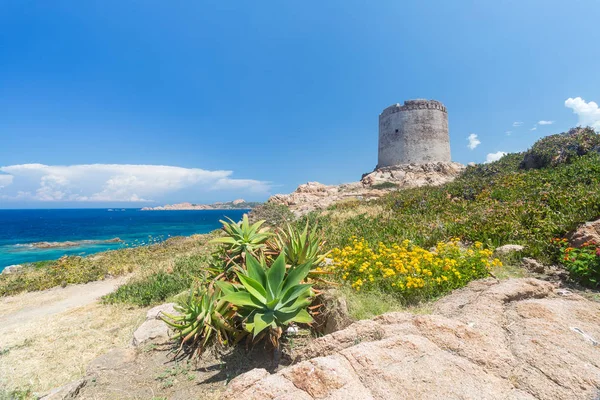 Isola Rossa (Red Island) bakan çok güzel bir köydür 