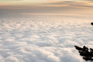Mount Emei: bulut deniz manzara