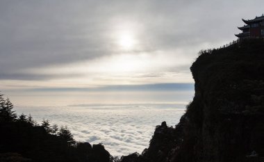 Mount Emei: bulut deniz manzara