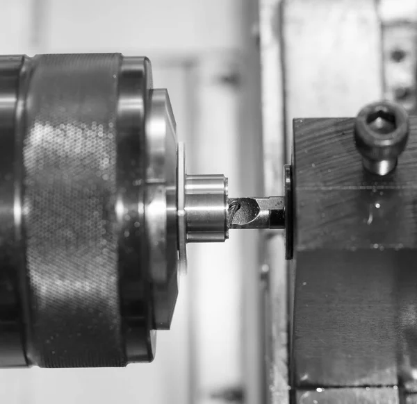 Característica de CNC máquina herramienta piezas de corte — Foto de Stock