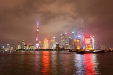 Modern şehir gece sahne, gökdelen shanghai, Çin