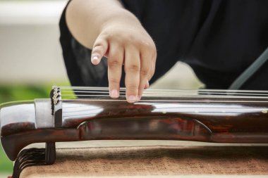 Çin Guqin sahne oyun