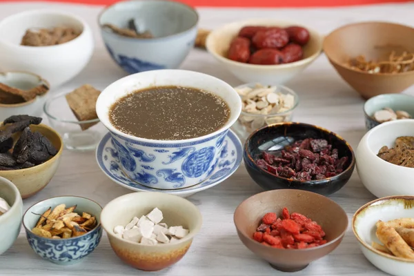 Medicina tradizionale cinese alle erbe — Foto Stock