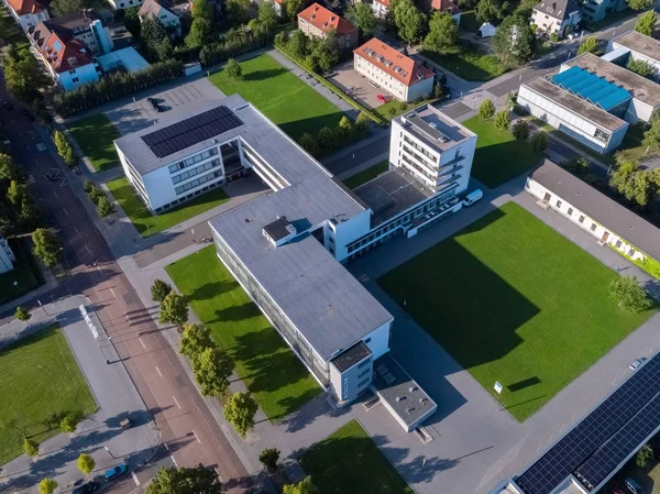 Nefes kesen hava görünümünü Dessau, Almanya'da Bauhaus drone ile yapılan.