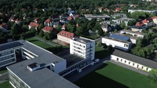 Impresionante Vista Aérea Bauhaus Dessau Alemania Hecha Con Dron — Vídeo de stock