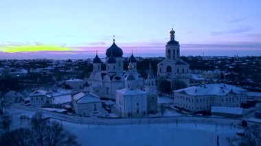 Bogolyubovo, Rusya'da Ortodoks Manastırı, hava görünümünü çarpıcı drone ile yapılan