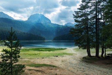 Karadağ, Kara Göl, Kara Göl güzel manzaralarını