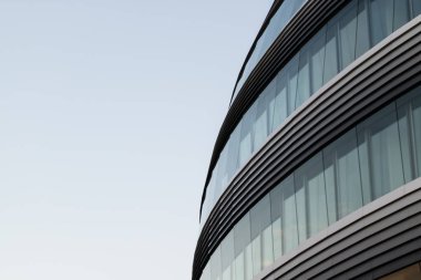 Futoristic yuvarlak yapı