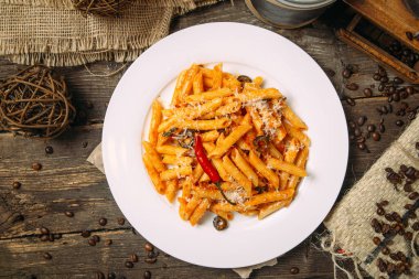 İştah açıcı İtalyan makarna makarna tabağının ilk görüntüsü.