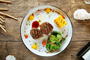 Mısırlı ızgara fileminyon biftek.